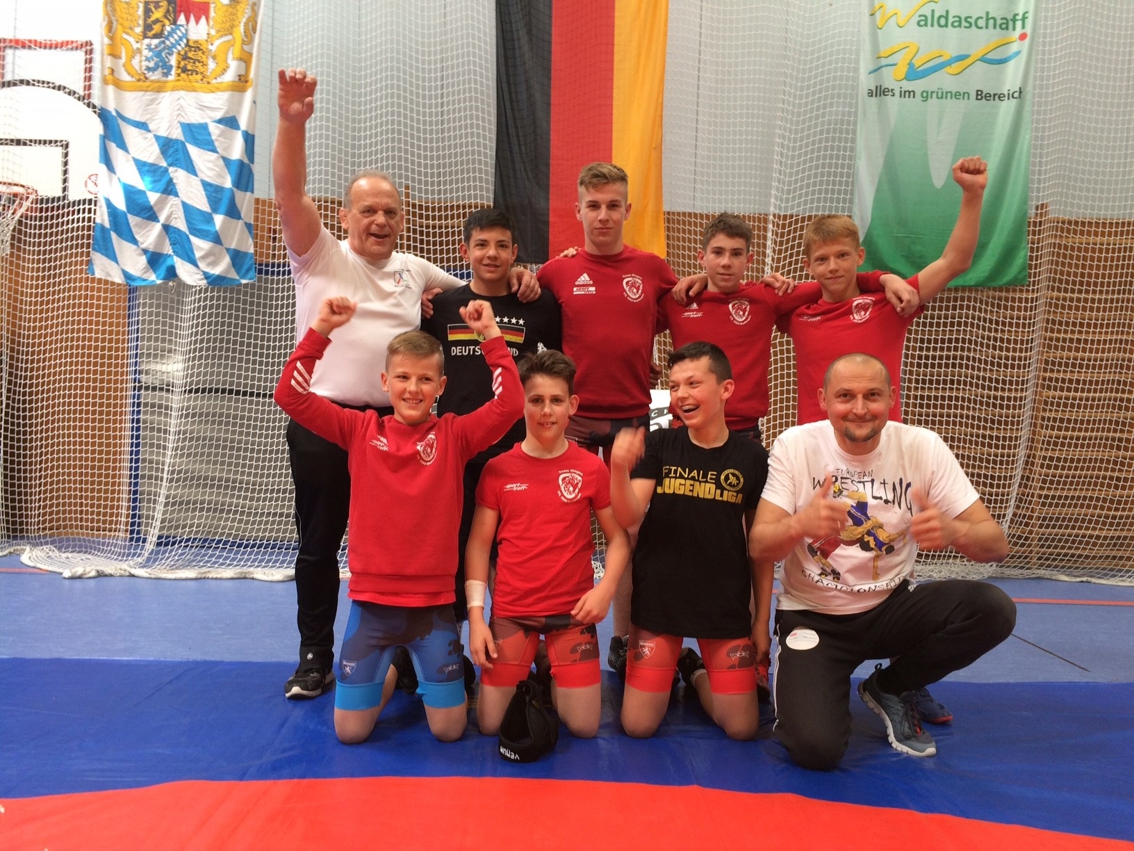 Nachwuchsringer "Wölfe" siegen erneut im Bundesfinale !
